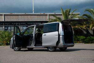 аренда авто, прокат авто в сочи, салон nissan serena