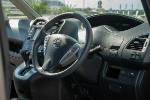 аренда авто, прокат авто в сочи, салон nissan serena